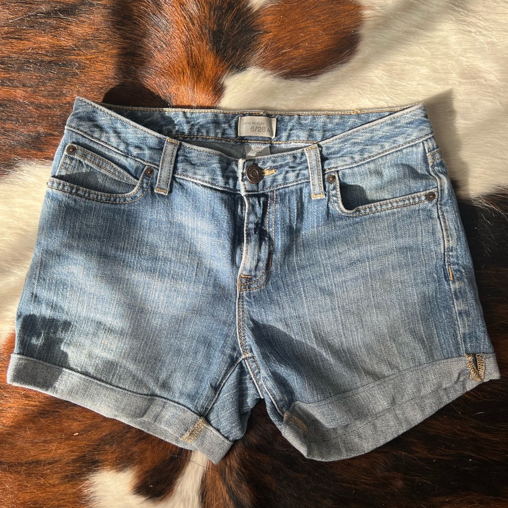 Gap shorts size 6 waist 28